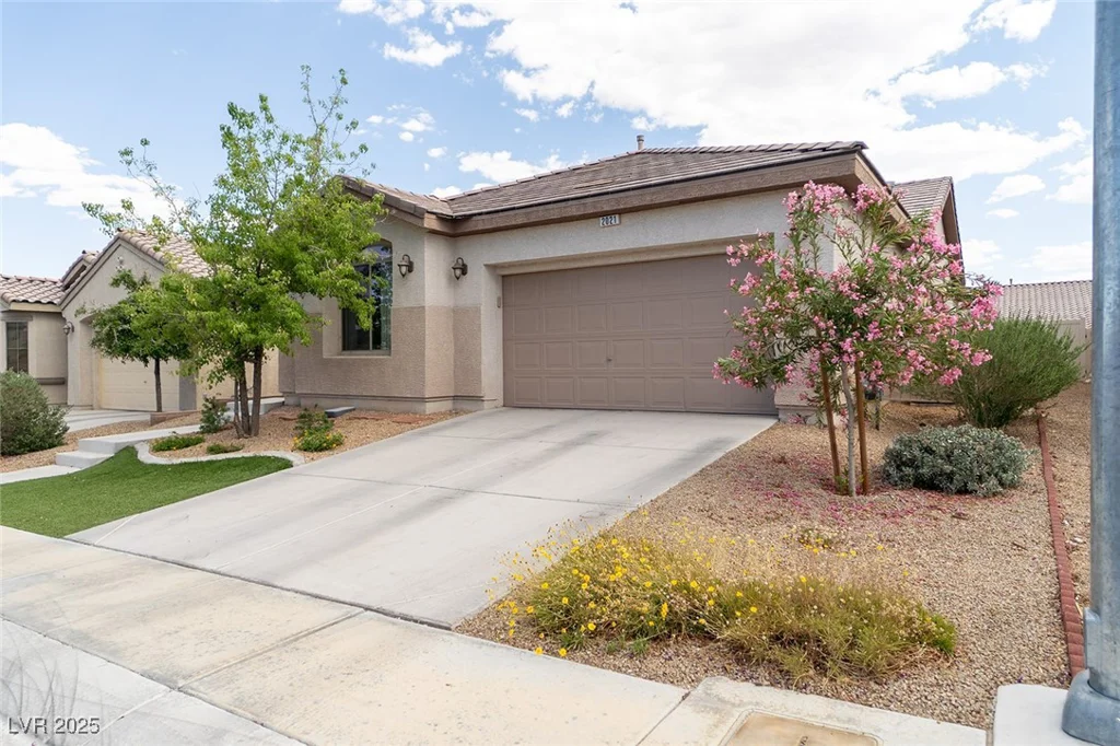 2021 Pelican Sky Beach, North Las Vegas, NV 89081