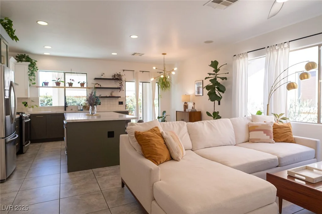 2021 Pelican Sky Beach, North Las Vegas, NV 89081