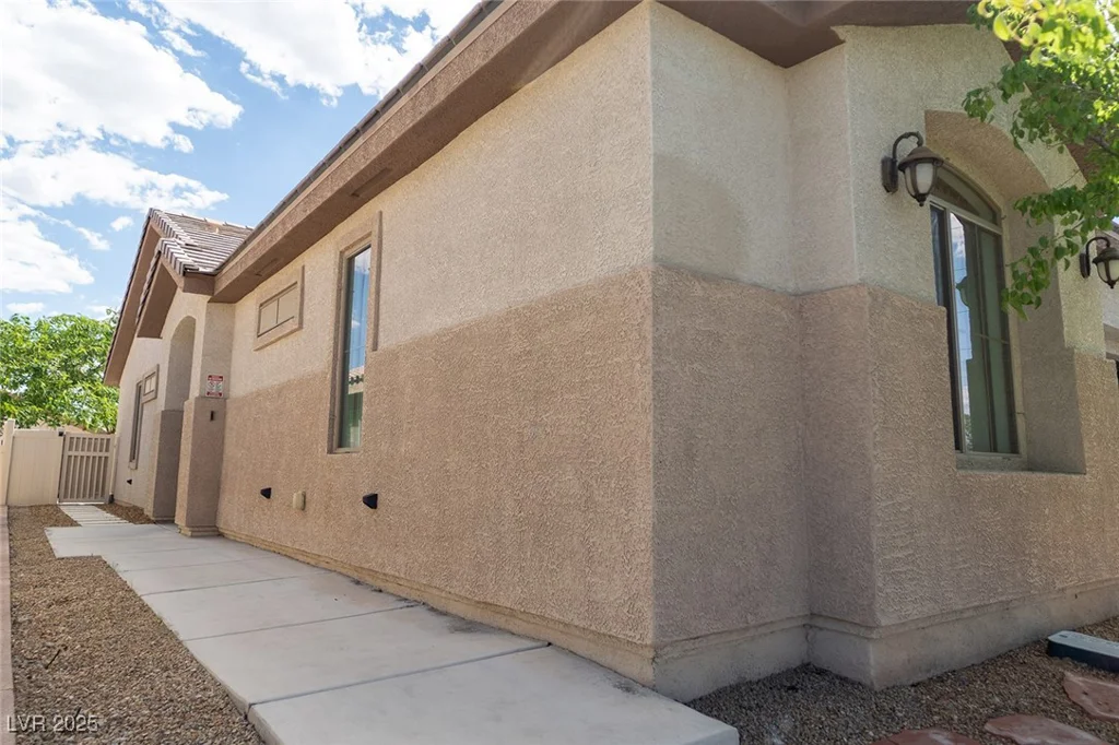 2021 Pelican Sky Beach, North Las Vegas, NV 89081