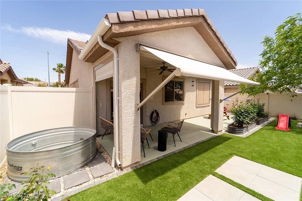 2021 Pelican Sky Beach, North Las Vegas, NV 89081