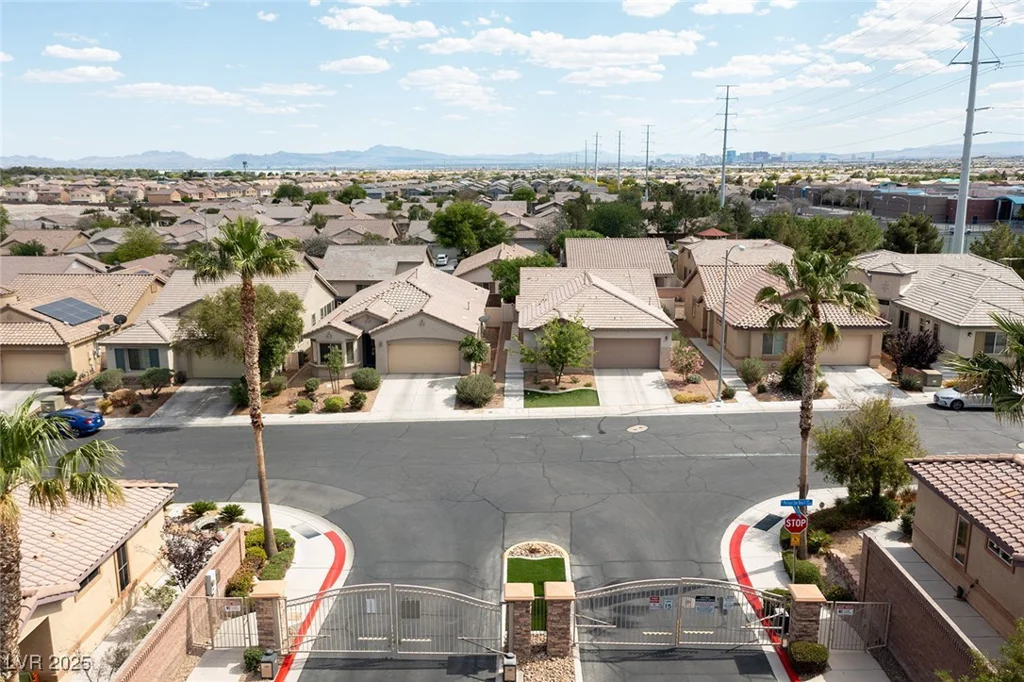 2021 Pelican Sky Beach, North Las Vegas, NV 89081