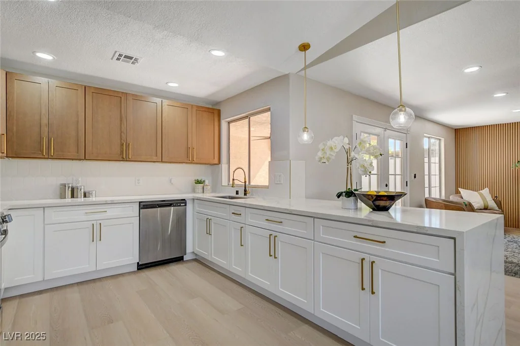 7805 Leavorite, Las Vegas, NV 89128