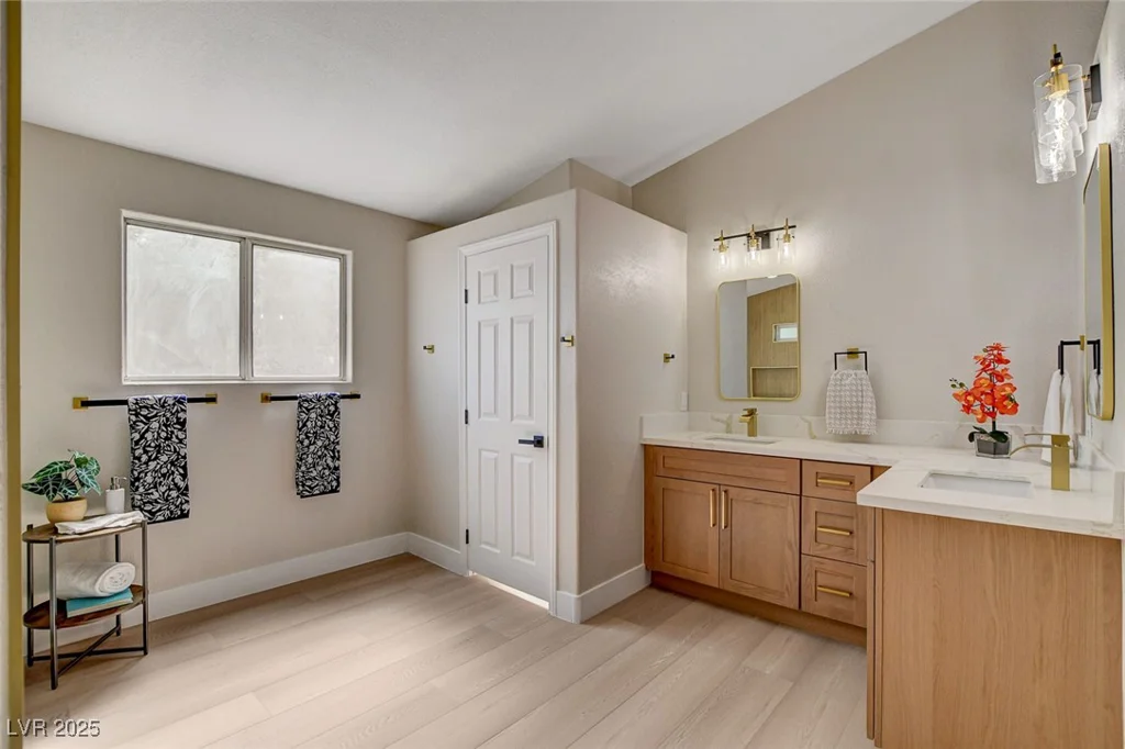 7805 Leavorite, Las Vegas, NV 89128
