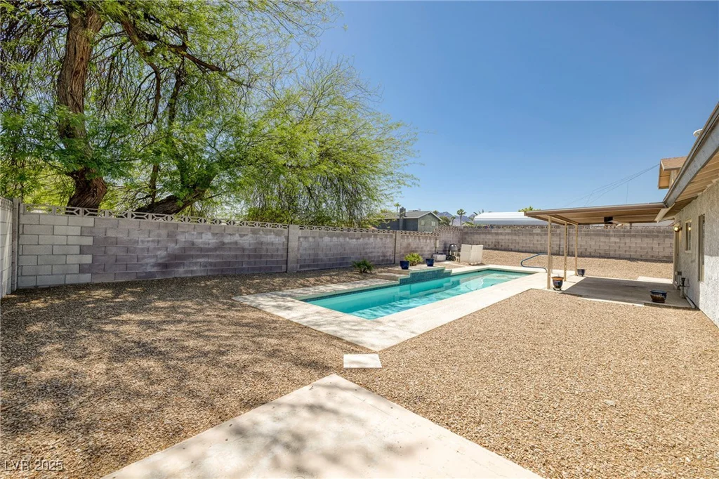 616 Fernbrook, Henderson, NV 89002