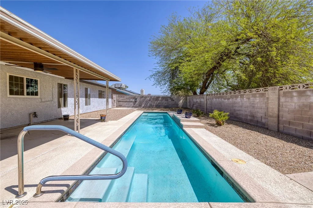 616 Fernbrook, Henderson, NV 89002
