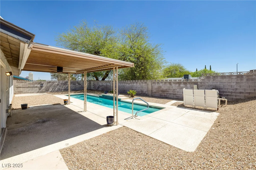 616 Fernbrook, Henderson, NV 89002
