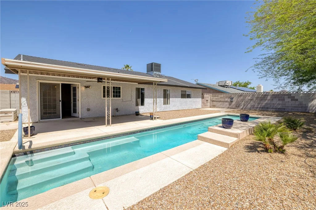 616 Fernbrook, Henderson, NV 89002