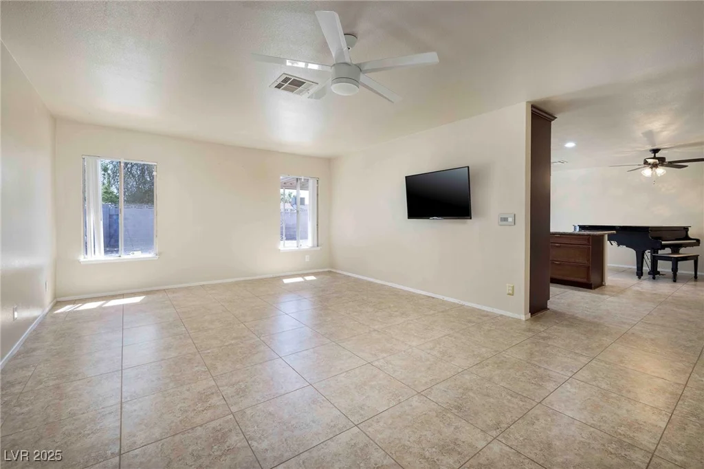 616 Fernbrook, Henderson, NV 89002