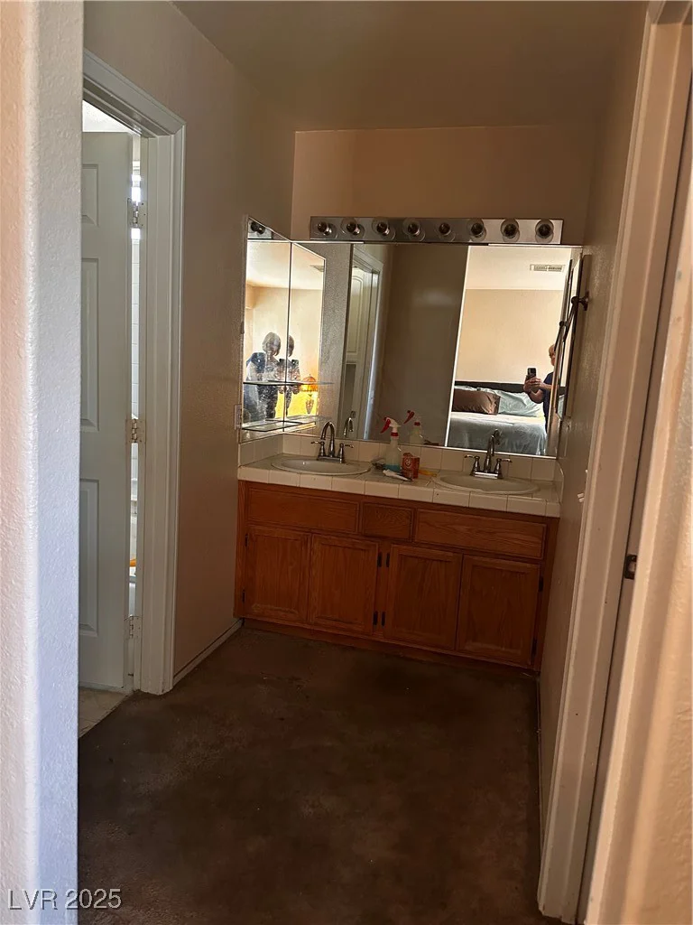 5020 Wildroot, Las Vegas, NV 89130