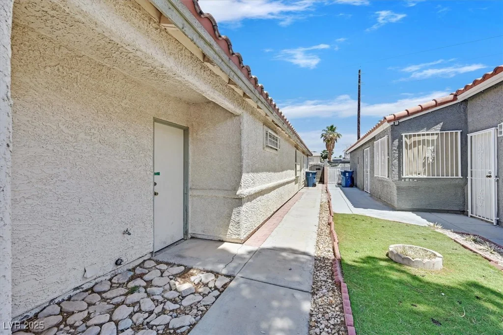 1356 Pleasant Brook, Las Vegas, NV 89142