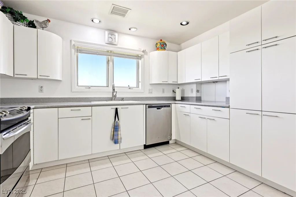1409 Pueblo, Boulder City, NV 89005
