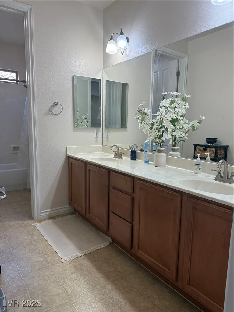 109 Delighted, North Las Vegas, NV 89031
