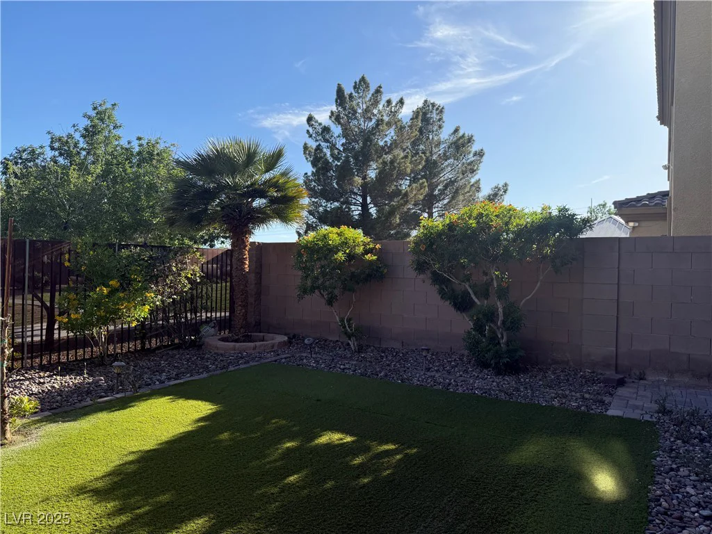 109 Delighted, North Las Vegas, NV 89031