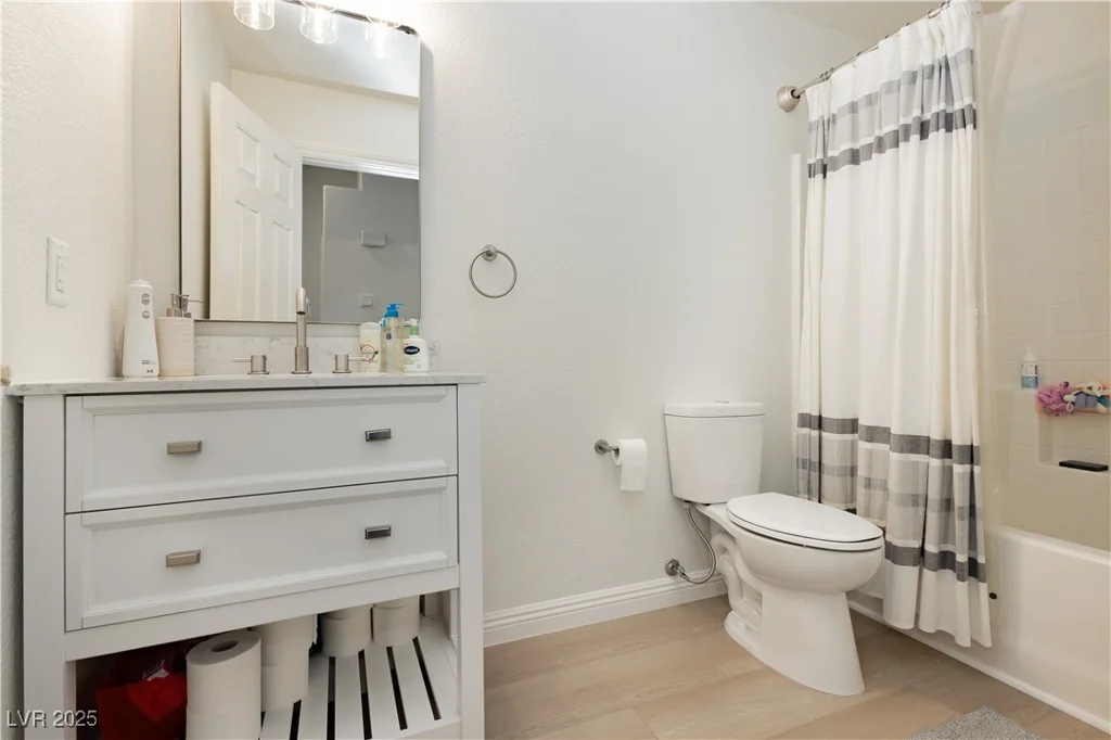 10010 Aspen Rose, Las Vegas, NV 89183