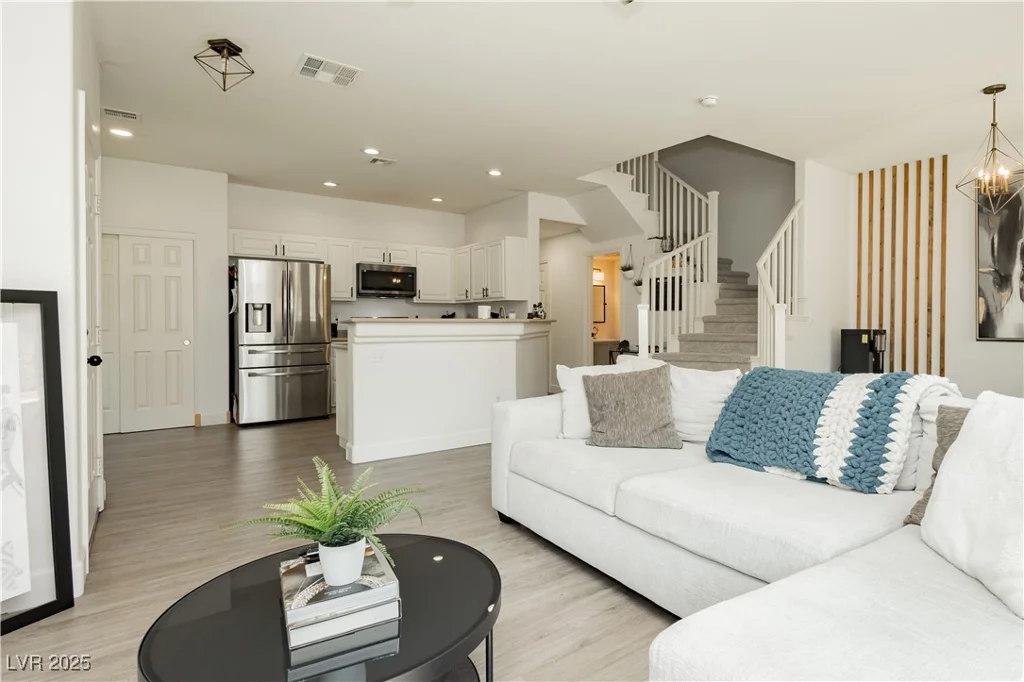 10010 Aspen Rose, Las Vegas, NV 89183