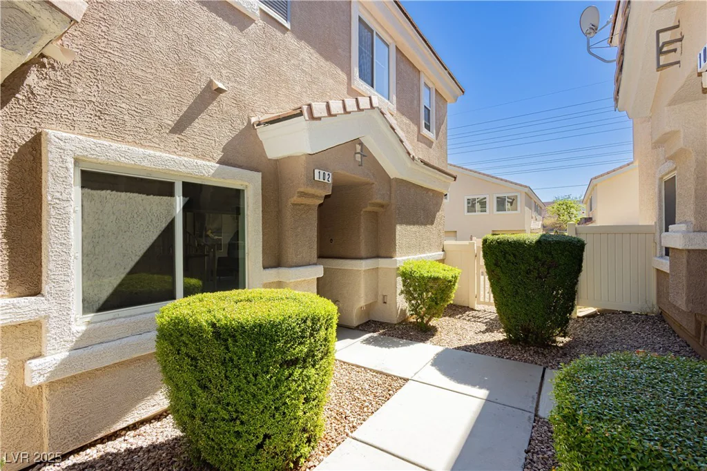 10010 Aspen Rose, Las Vegas, NV 89183
