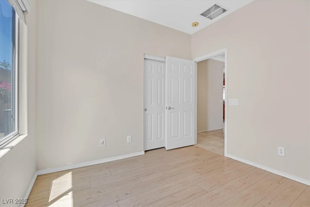 6039 TOKARA, Las Vegas, NV 89122