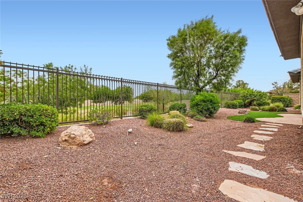 3805 Specula Wing, North Las Vegas, NV 89084