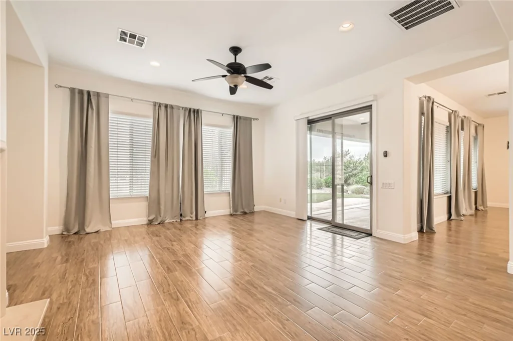 3805 Specula Wing, North Las Vegas, NV 89084