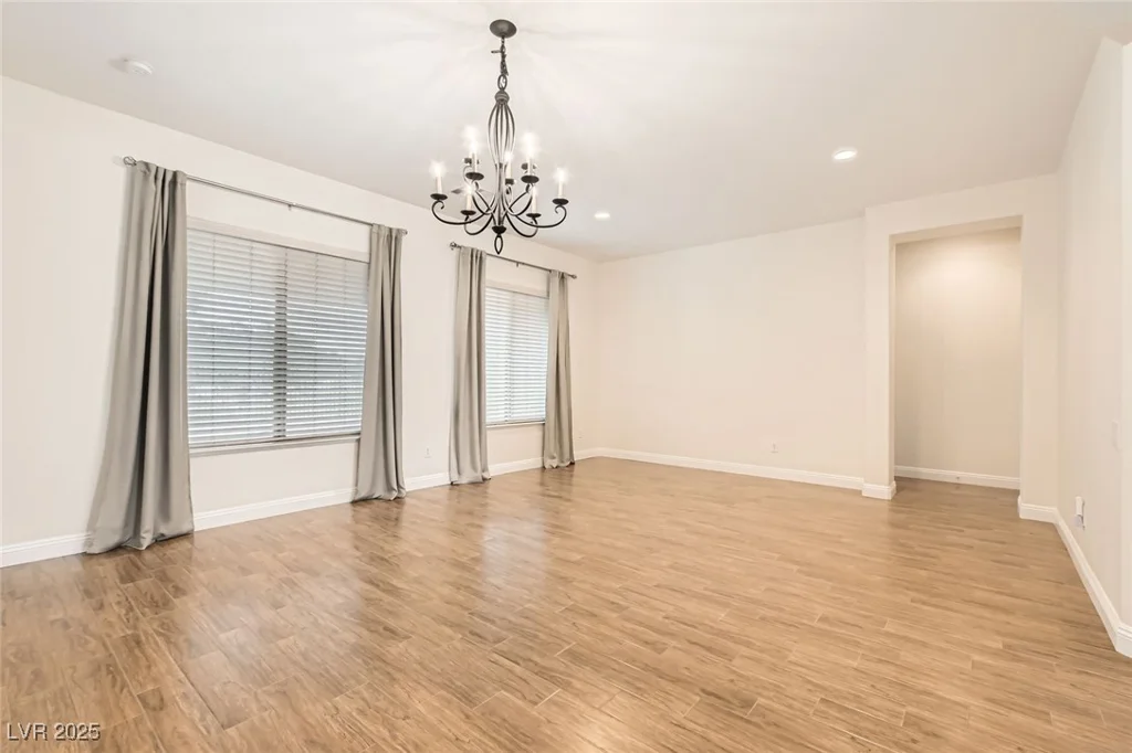 3805 Specula Wing, North Las Vegas, NV 89084