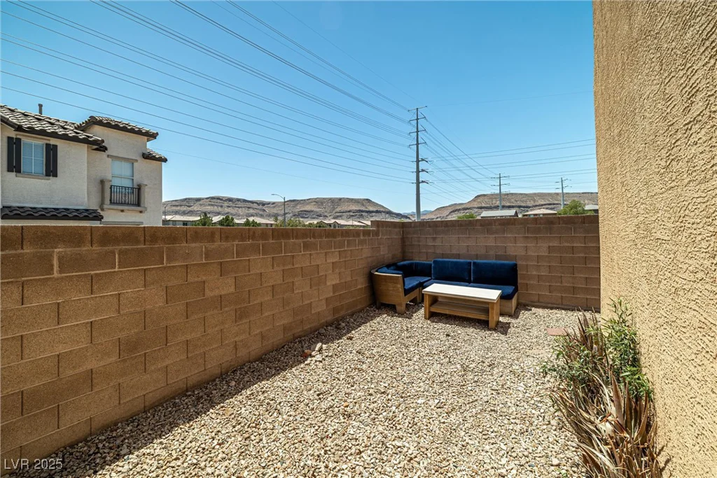 5695 Merced, Las Vegas, NV 89148
