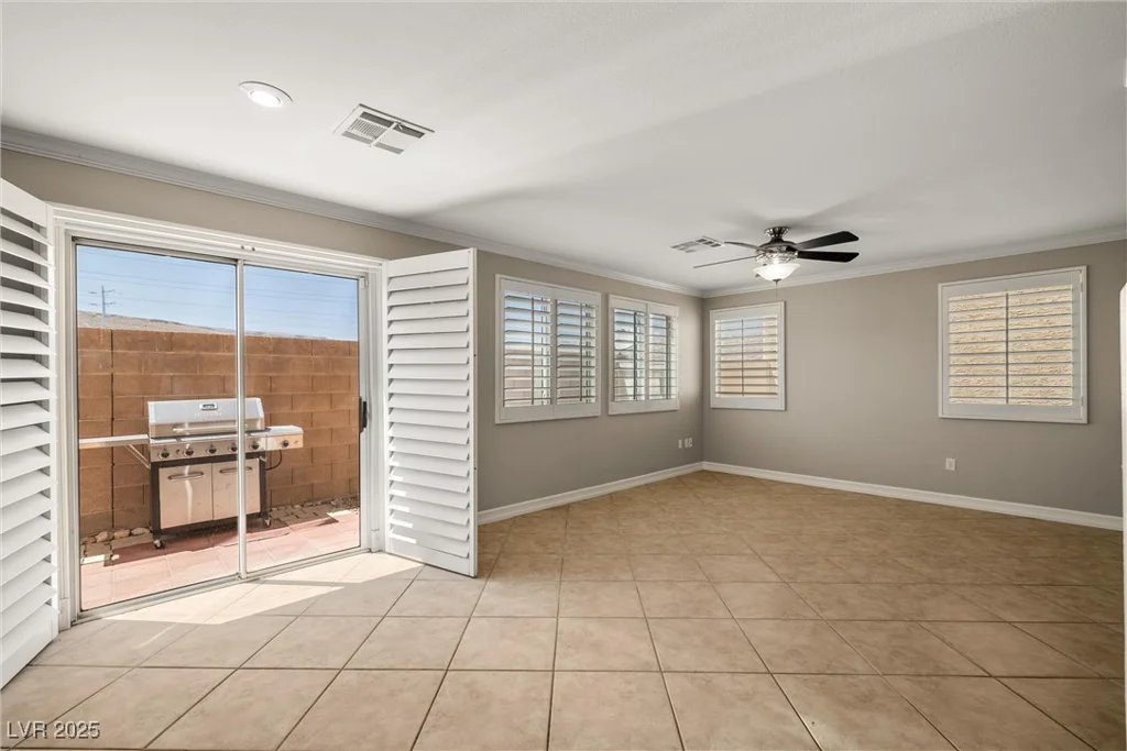 5695 Merced, Las Vegas, NV 89148