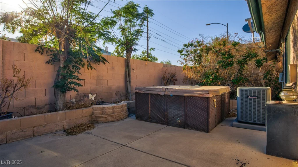305 Crosswind, Las Vegas, NV 89145