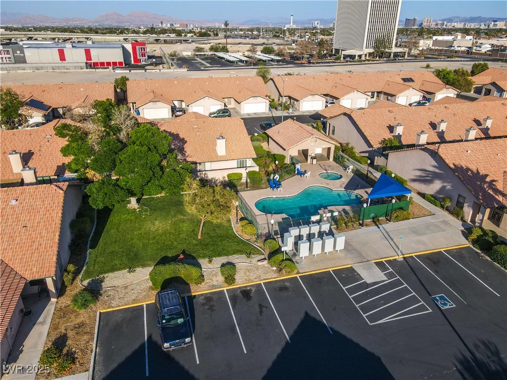 305 Crosswind, Las Vegas, NV 89145