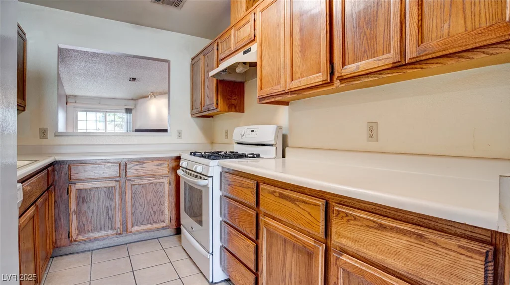 305 Crosswind, Las Vegas, NV 89145