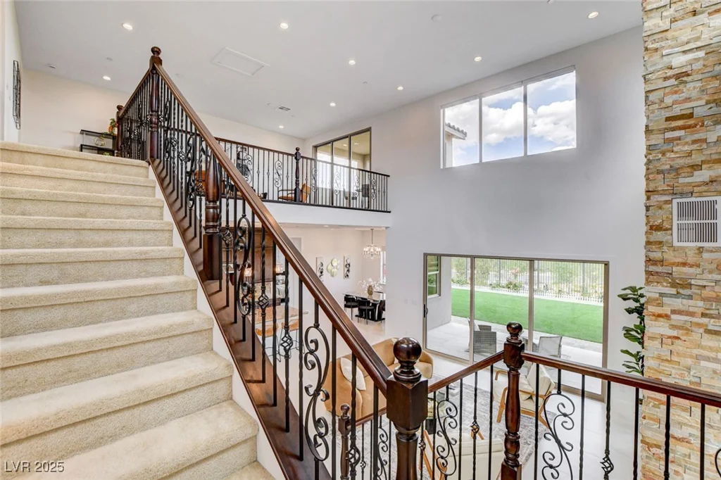350 Gandara, Las Vegas, NV 89138
