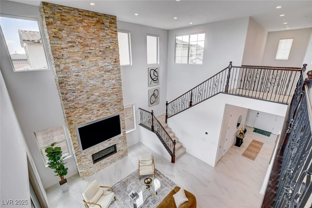 350 Gandara, Las Vegas, NV 89138