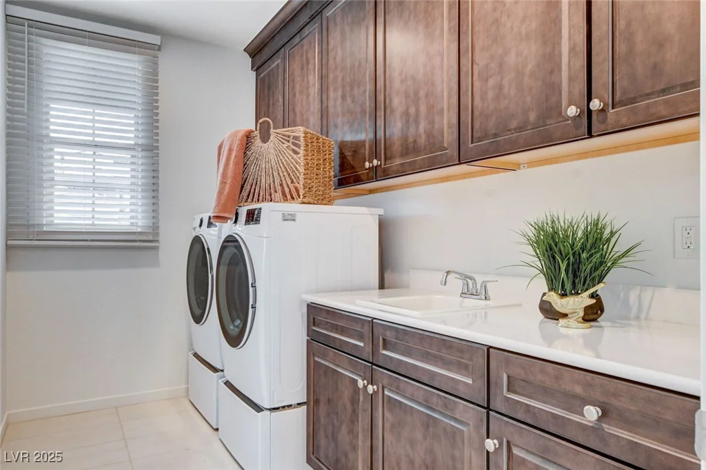 350 Gandara, Las Vegas, NV 89138