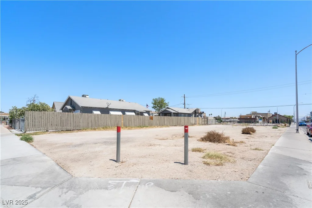 802 Stewart, Las Vegas, NV 89101