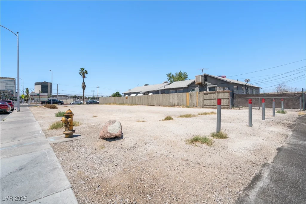 802 Stewart, Las Vegas, NV 89101