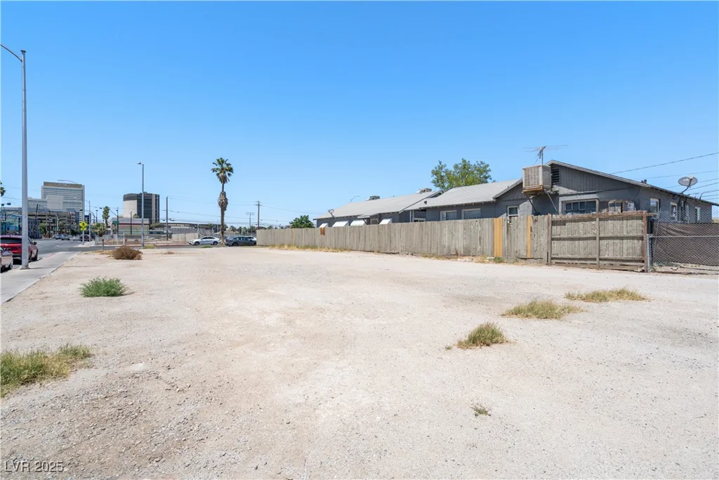 802 Stewart, Las Vegas, NV 89101