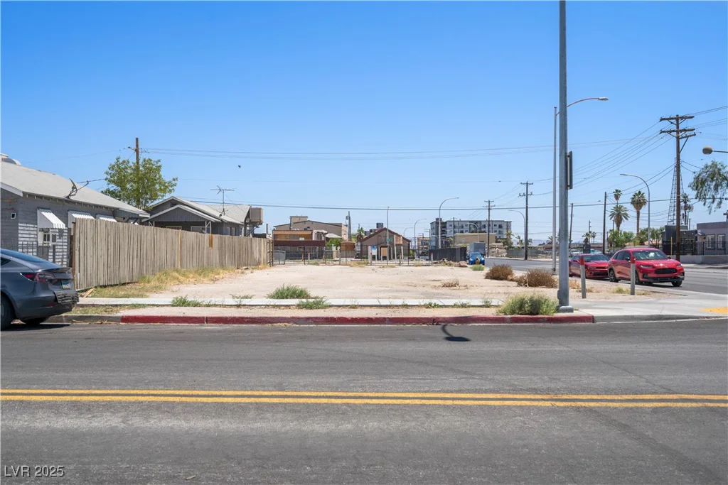 802 Stewart, Las Vegas, NV 89101