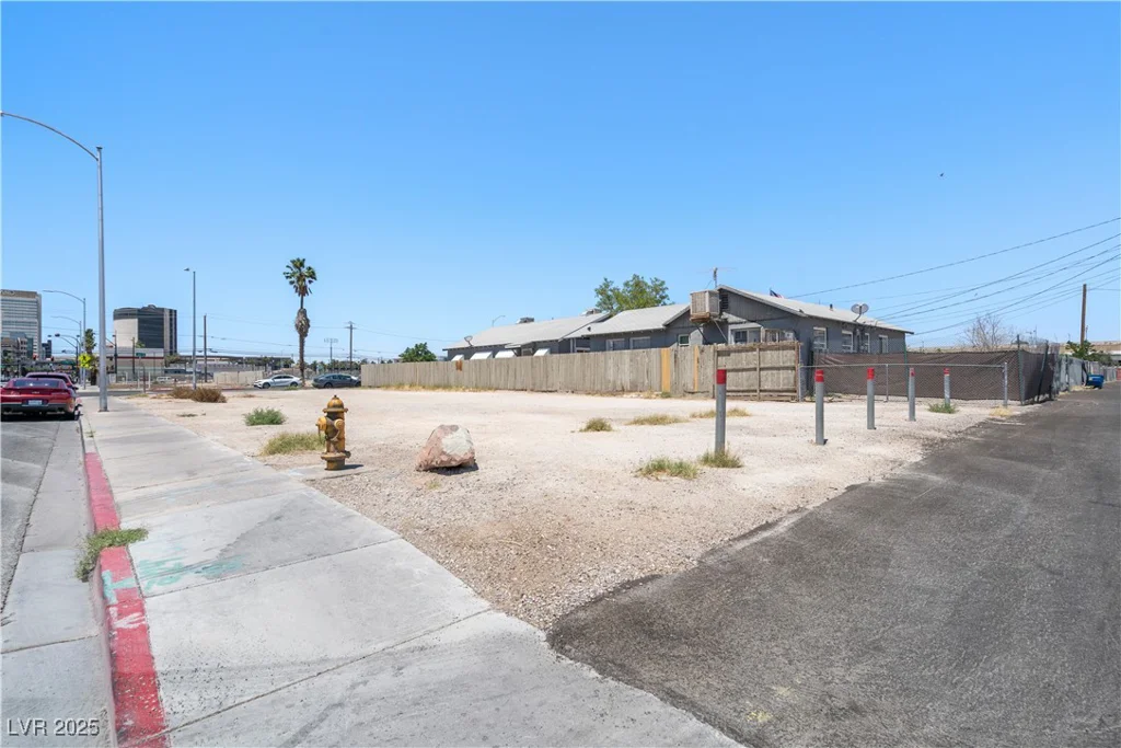 802 Stewart, Las Vegas, NV 89101