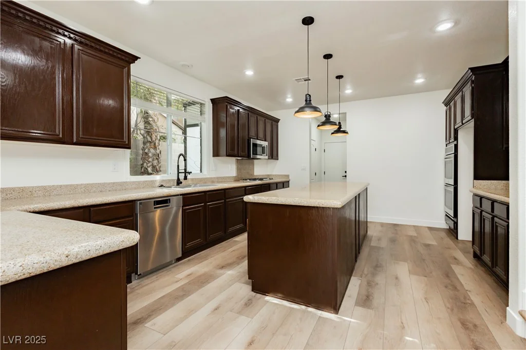 25 Blue Valley, Henderson, NV 89002