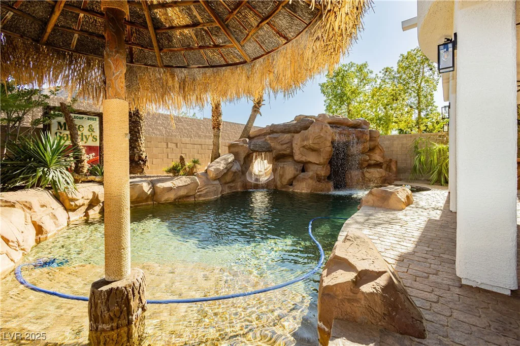 25 Blue Valley, Henderson, NV 89002