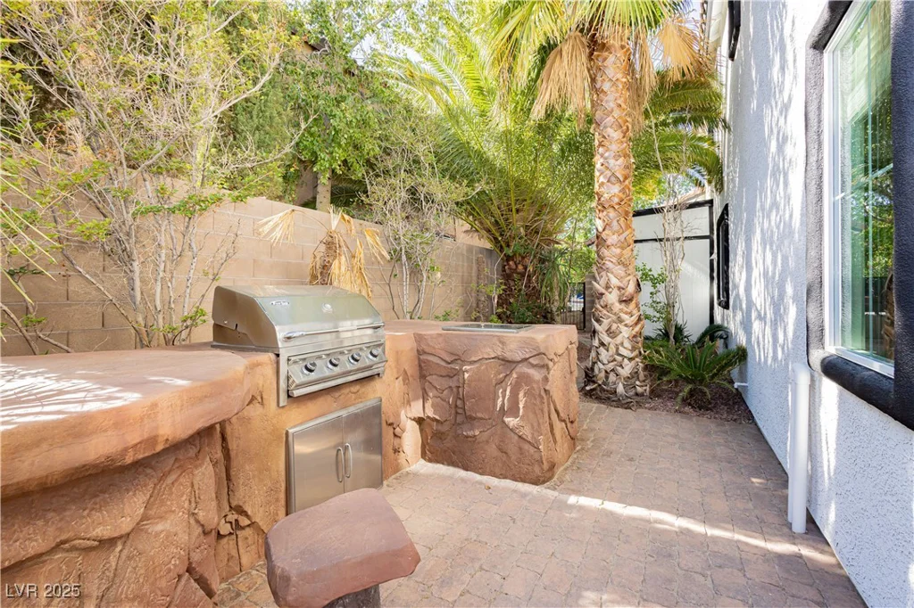 25 Blue Valley, Henderson, NV 89002