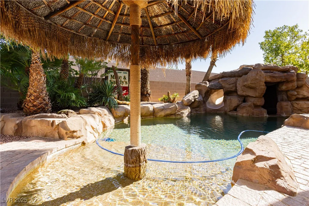 25 Blue Valley, Henderson, NV 89002