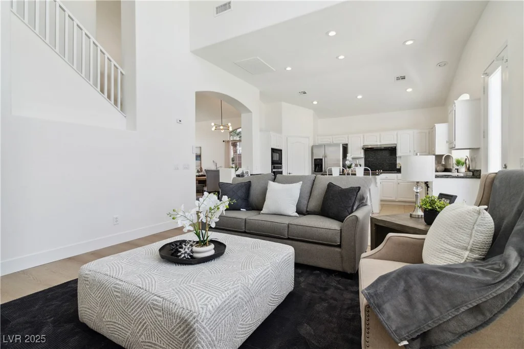 8714 Las Posas, Las Vegas, NV 89147