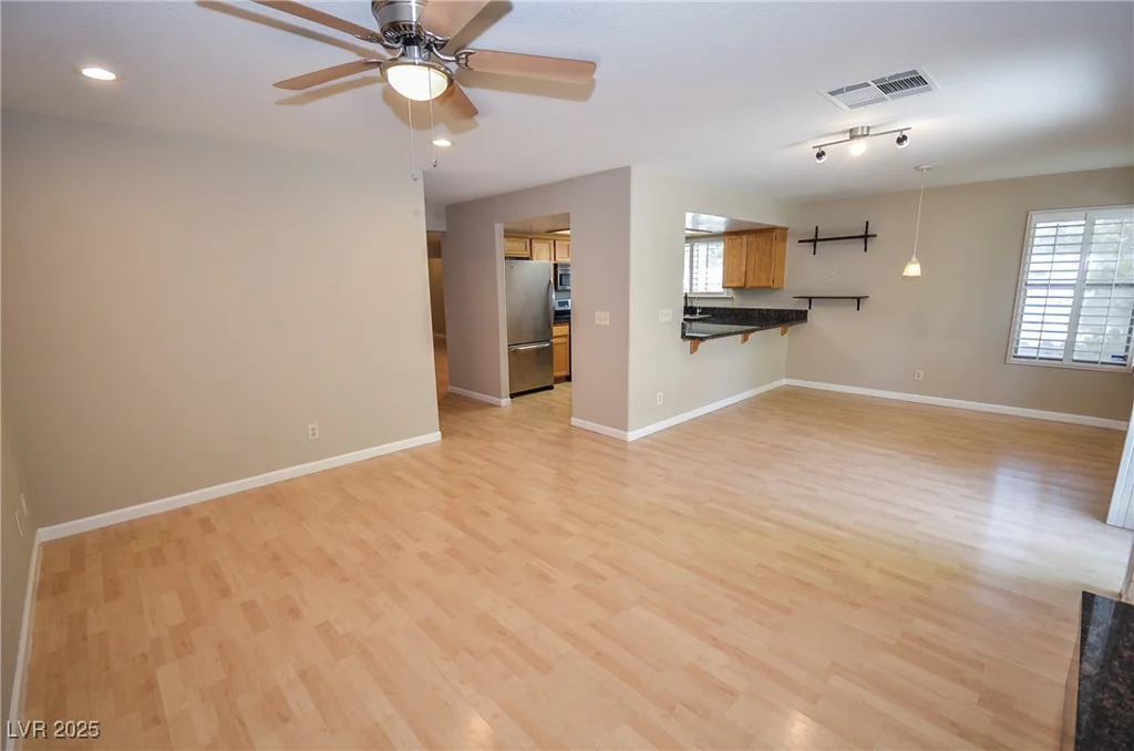 9408 Amber Valley, Las Vegas, NV 89134