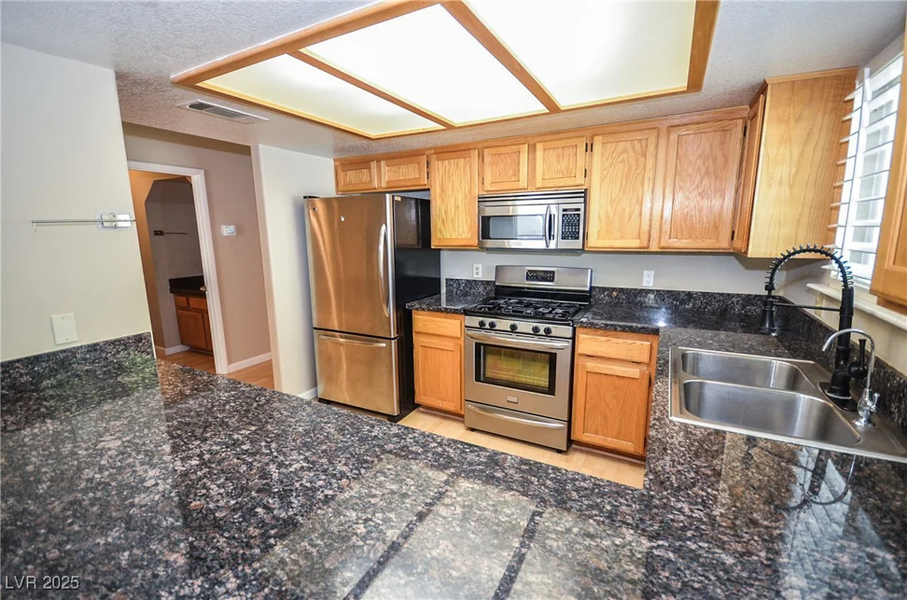 9408 Amber Valley, Las Vegas, NV 89134