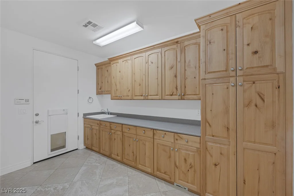 8130 Cassian, Las Vegas, NV 89129