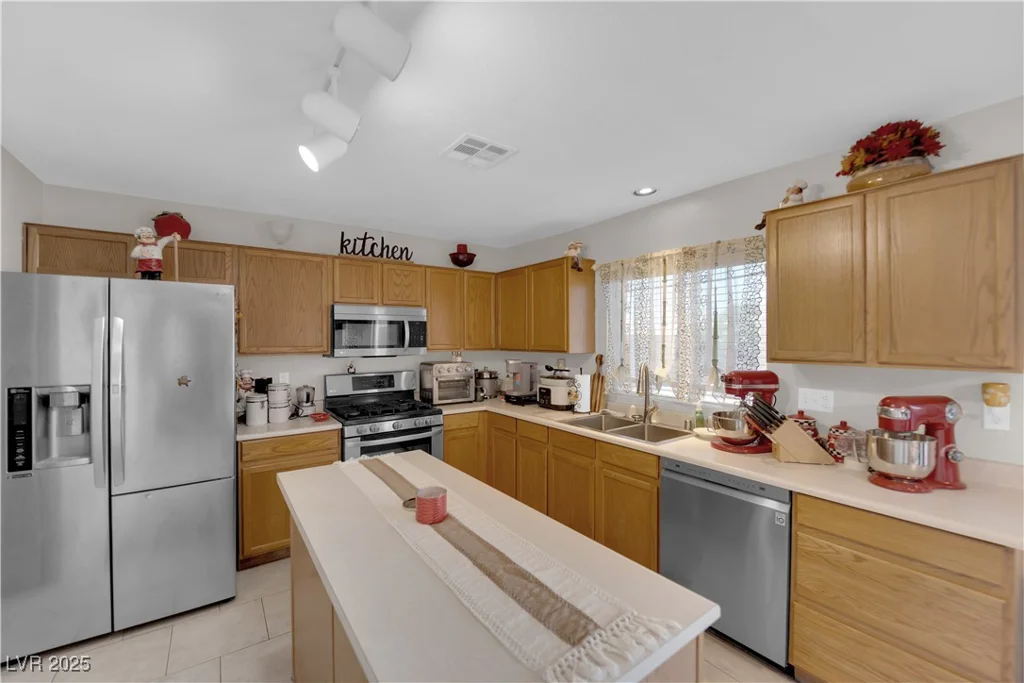 5530 Black Sea, North Las Vegas, NV 89031