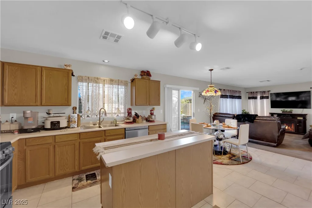 5530 Black Sea, North Las Vegas, NV 89031