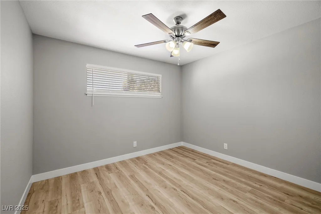 5817 Glen Eagles, Las Vegas, NV 89108