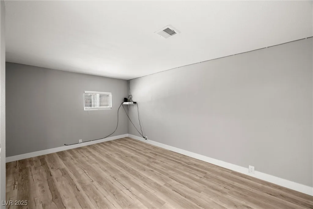 5817 Glen Eagles, Las Vegas, NV 89108