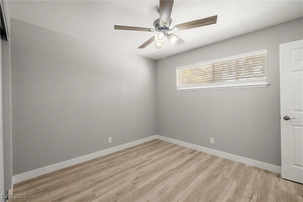 5817 Glen Eagles, Las Vegas, NV 89108
